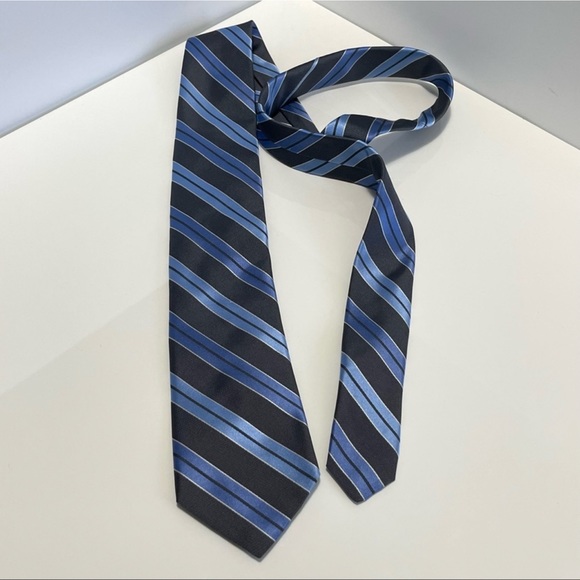 Michael Kors Tie 100% Sink - Picture 4 of 15